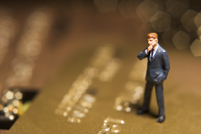 How to keep tabs on your credit cards